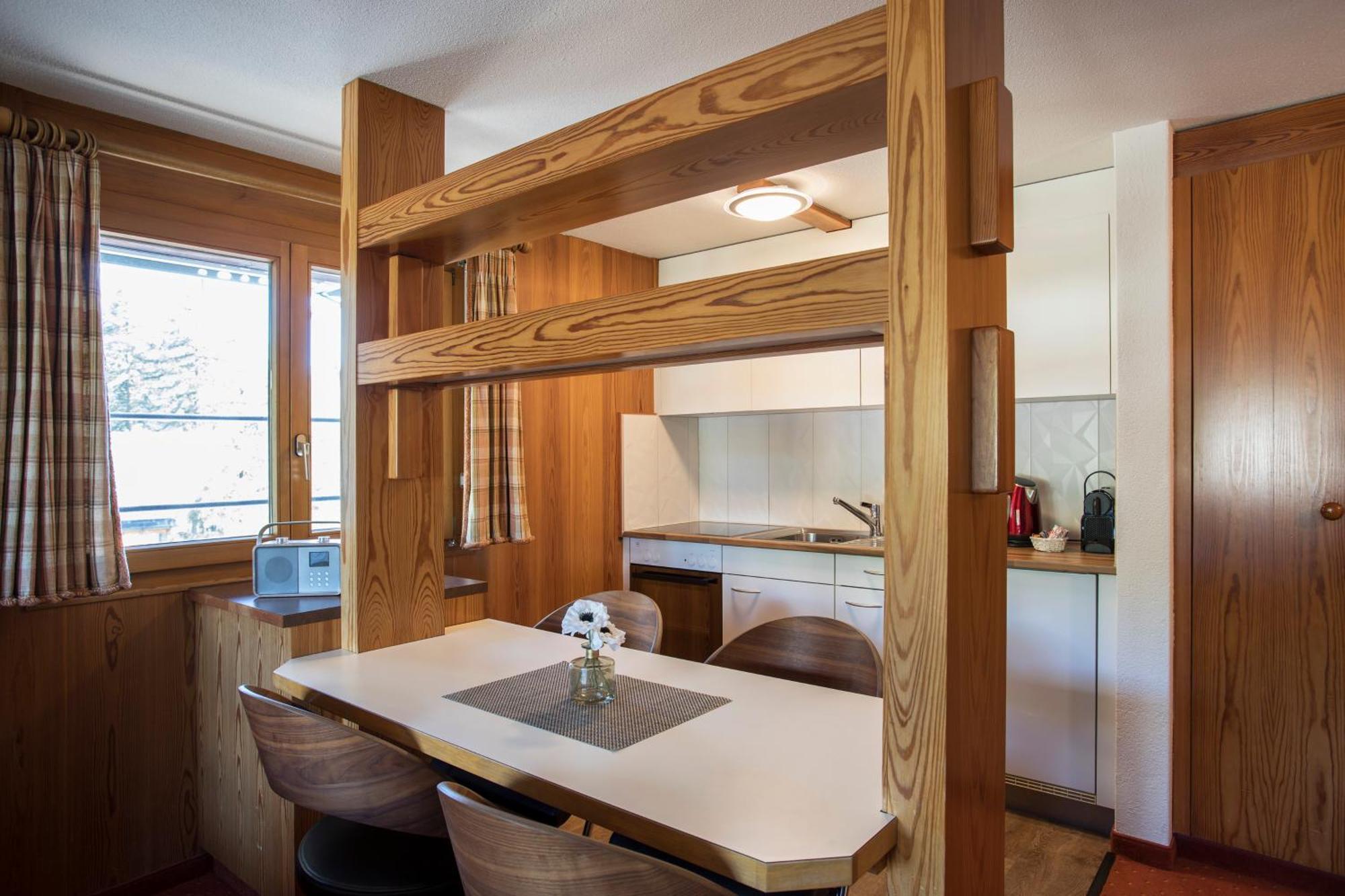 Ambassador Aparthotel 3*