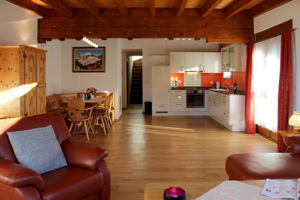 Ambassador Aparthotel 3*